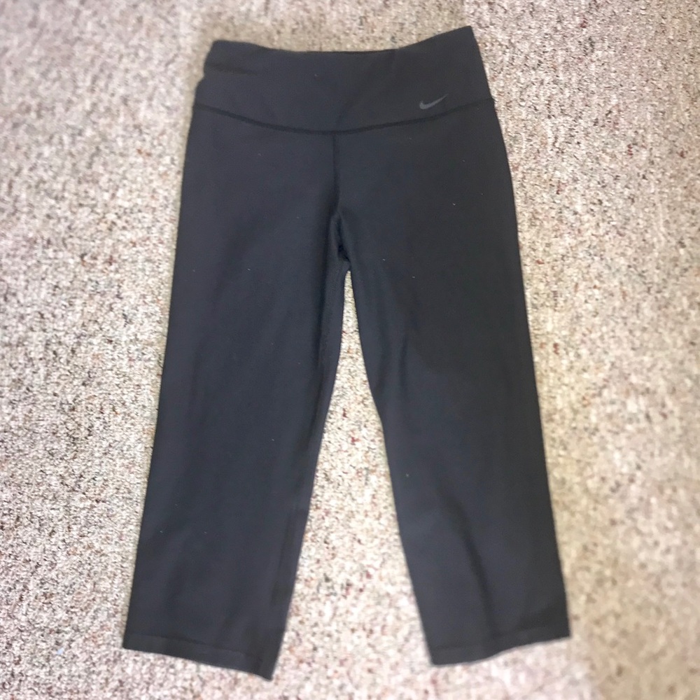 Nike legendary Dri-Fit Cropped workout pants